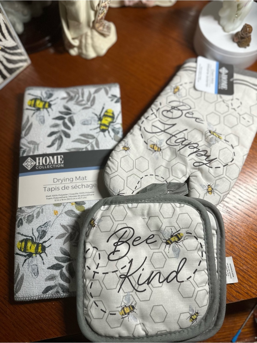 Home Collection Bee Print Kitchen Linen Set - White, Yellow & Gray